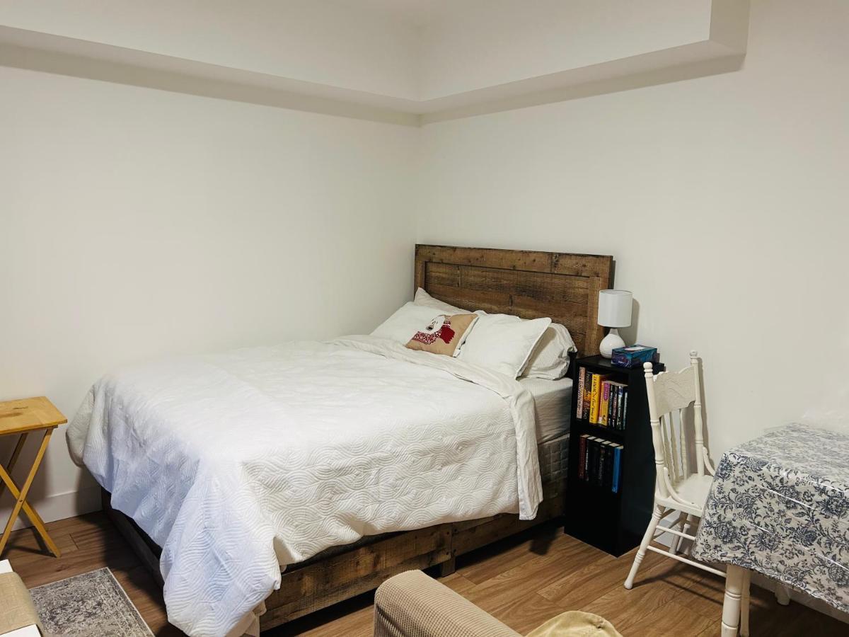Victoria Private Studio Suite Colwood Exterior foto